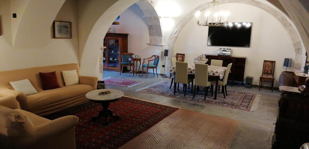 Отель Il Palazzotto Изерния Экстерьер фото