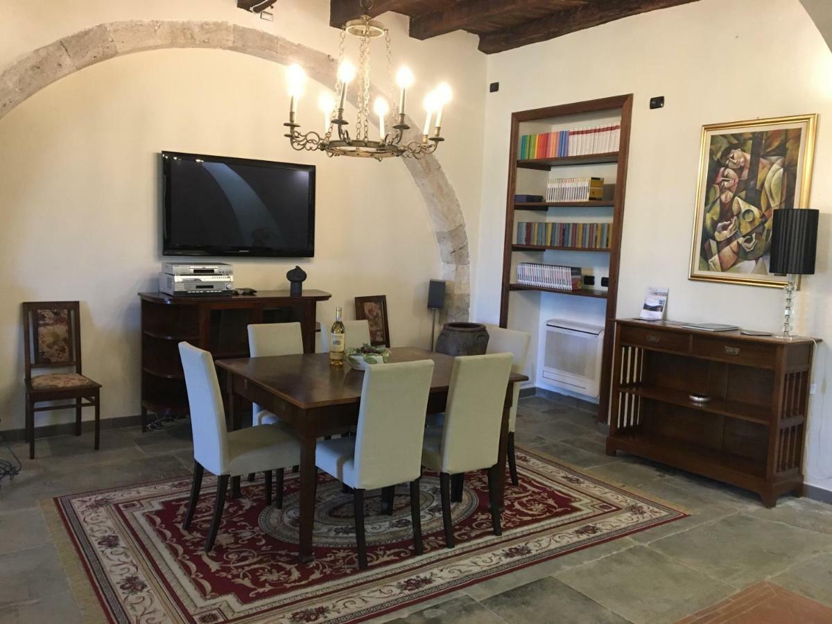 Отель Il Palazzotto Изерния Экстерьер фото
